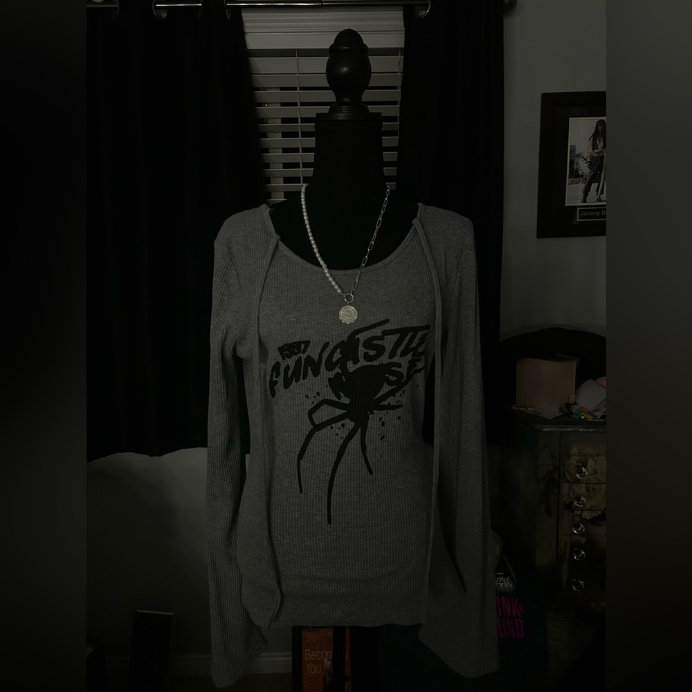 Grey and black long sleeve top with spider design #goth #grunge